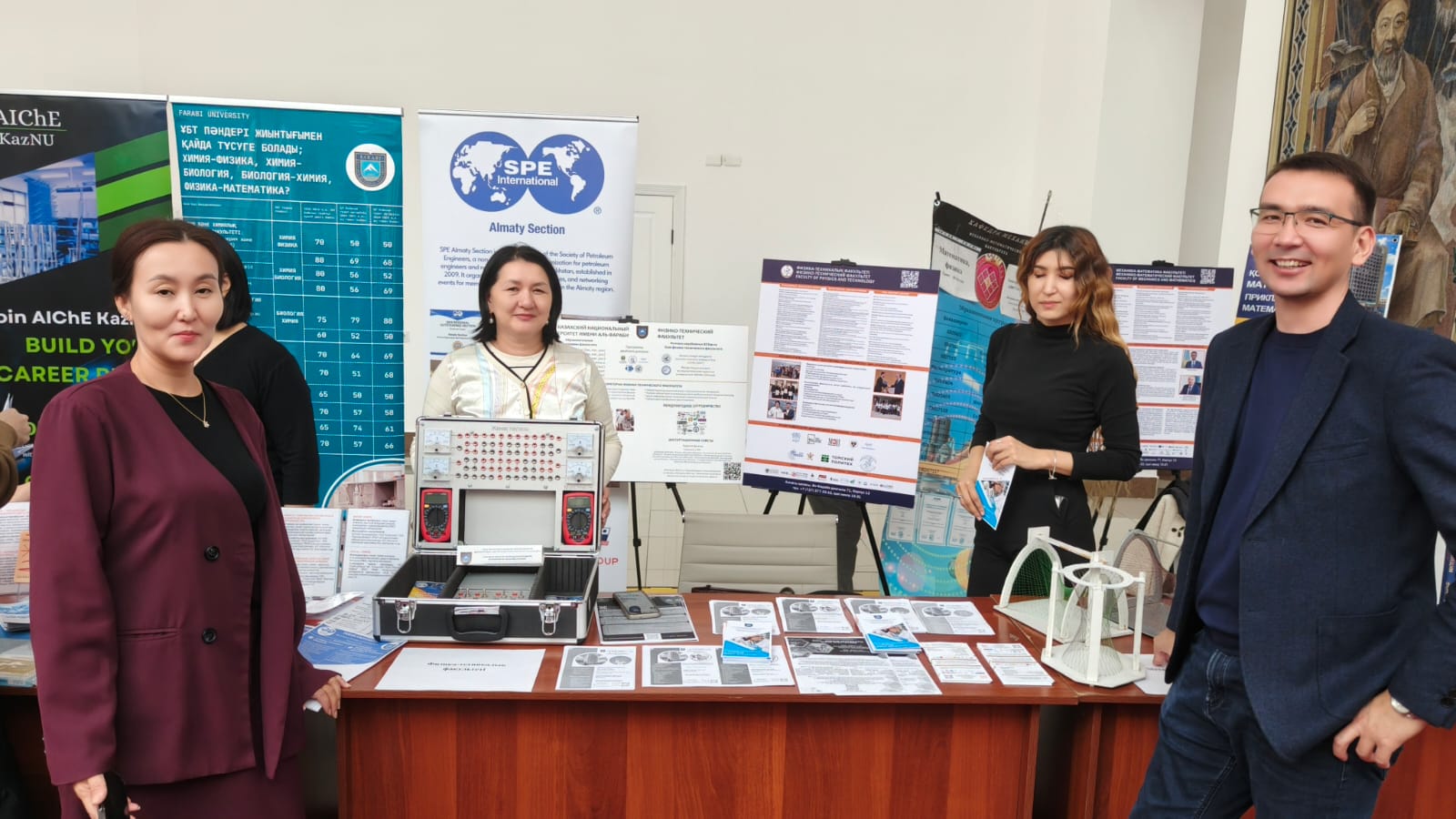 Әл-Фараби атындағы ҚазҰУ Физика-техникалық факультеті кәсіптік бағдар беру семинарына қатысты. БҰҰ-ның ТДМ 4 және ТДМ 9